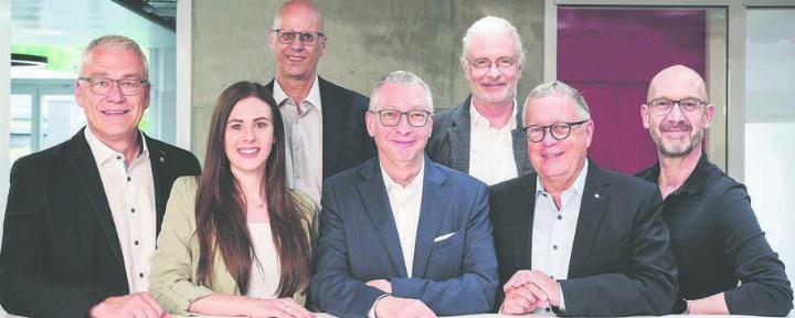 Der Verwaltungsrat iStrom AG (v. l.): Wolfgang Tron (Vizepräsident), Stephanie Loosli (Assistentin Geschäftsstelle), Stefan Kästli (Verwaltungsrat), Thomas Dinkel (Präsident), Peter Lehmann (Verwaltungsrat), Dr. Urs E. Zurfluh (Verwaltungsrat), Domenic Philipp (Geschäftsführer). Bild: pd