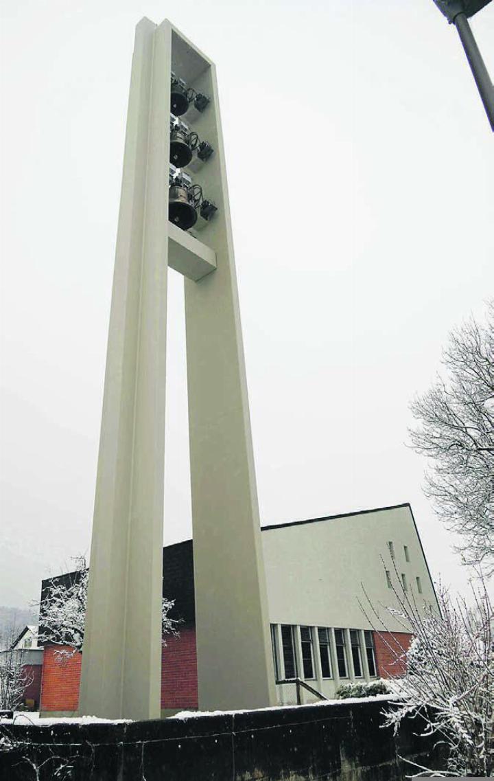 Der Schaden und der Schmerz für Ohren und Augen sind behoben: Die Glocken der reformierten Kirche in Villmergen sind saniert. Bild: zg