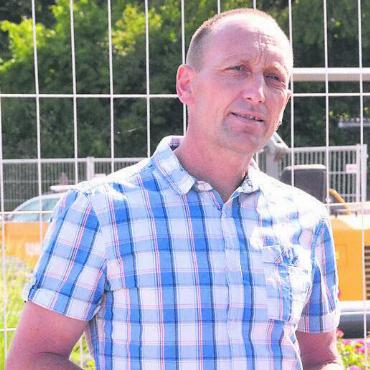 Neuer Ort der Kultur entsteht - Josef Villiger von der Kirchenpflege freut sich über den Beginn der Arbeiten. Bild: cbl