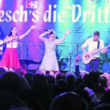 Boswil im Oesch-Fieber - Oesch’s die Dritten sorgten für ausgelassene Stimmung. Bild: rig