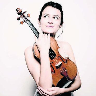 Hochromantik mit Temperament - Die bulgarische Violinistin Liya Petrova wird von Publikum und Fachwelt weltweit gefeiert. Bilder: zg