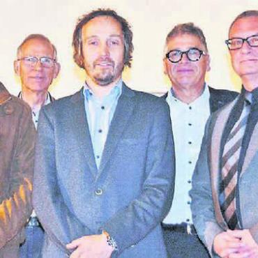 Mit Pavillon und Radio - Im November 2021 wurde der Trägerverein gegründet – mit Franz Hold (Pflegi), Rober Häfner (Murikultur), Urs Pilgrim (Erben Franz Käppeli), Hans-Peter Budmiger (Gemeinde), Martin Allemann (Freunde der Klosterkirche), Thomas Kron (katholische Kirchgemeinde) und Benedikt Staubli (Konvent Muri-Gries, von links).