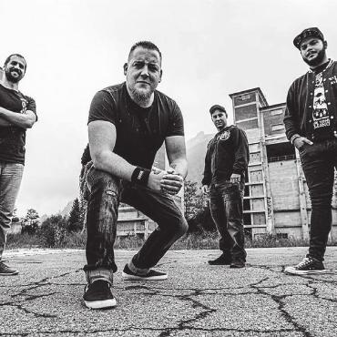 Metal ist Trumpf - Verschiedene Metal-Bands treten am Samstag im «Chillout» auf und sorgen für ausgelassene Stimmung. Bild: zg