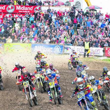 Endlich wieder Motorsport - Corona und schlechtes Wetter: Drei Jahre lang fand der beliebte Motorsport-Anlass nicht mehr statt. Jetzt kann das Motocross Wohlen beim Schloss Hilfikon wieder durchgeführt werden (Bild aus dem Jahr 2018). Bild: hus/Archiv