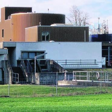Kurzschluss beim Generator - Bei der ARA Chlostermatte fielen im vergangenen Jahr rund 300 000 Kubikmeter Abwasser weniger als im Vorjahr an. Grund war der ausserordentlich trockene Sommer. Bild: zg