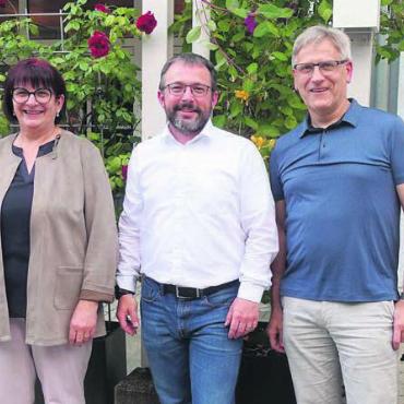 Freudige Überraschung - Gabriela Schönenberg, Claudia Dober, Marco Meier, Daniel Räber und Christian Bel (von links) sind sehr froh über die Genehmigung der Stellenprozenterhöhung. Bild: Susanne Schild