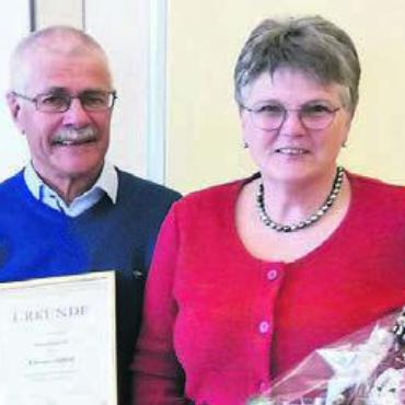 33 Jahre lang engagiert - Kari und Edith Schmidt wurden für ihr langjähriges Engagement geehrt. Bild: zg