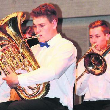Luzerns musikalische Seite - Blechblasmusiker Lukas Villiger am Eufonium und und Philipp Kaufmann an der Posaune (von links).