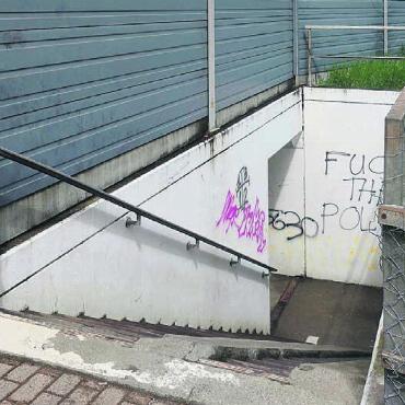 Umleitung für Fussgänger - Während den Vorarbeiten muss die Personenunterführung gesperrt werden. Nachher ist sie dafür viel freundlicher. Bild: Archiv