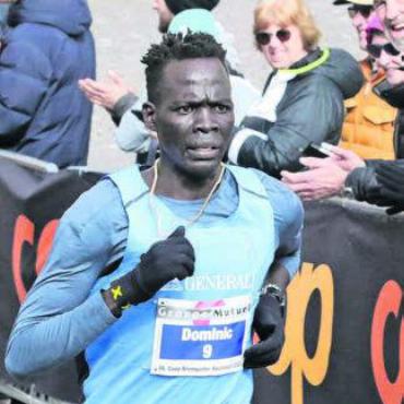 Viele Hochs, wenige Tiefs - Nach zwei Jahren Pause kehrt der Reusslauf mit 2000 Teilnehmern zurück. Dominic Lobalu Lokinyomo gewinnt.