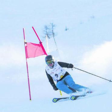 «Das ist doch ein lässiger Job» - Der Wohler Matthias Jauslin überzeugte mit einer starken Leistung im Riesenslalom: Sein Resultat war wichtig für den Sieg in der Nationenwertung und in der Handicap-Trophy reichte es sogar zum ersten Platz. Bilder: snow-world.ch / Marcel Giger