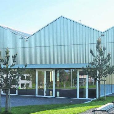 Überschreitung ist begründet - Die neue Doppelturnhalle ist längst in Betrieb. Nun entscheiden die Stimmbürger über die Kreditabrechnung. Bild: sus