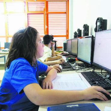 So macht Lernen Spass - Hier ist Köpfchen gefragt. Die Schüler programmieren einen Quader.
