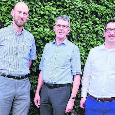 Wahlherbst steht an - Nationalratskandidat Martin Arnold, Ortsparteipräsident Tobias Knecht, Nationalratskandidat und Grossrat Stefan Huwyler (von links). Bild: zg
