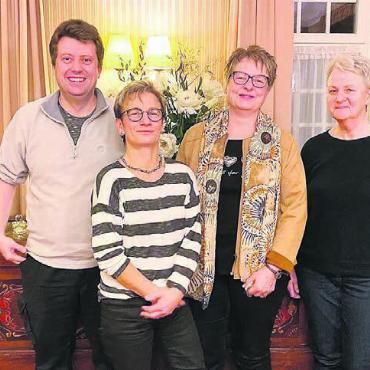Anwärter für Henry-Dunant-Medaille - Sie erhalten im Mai die Henry-Dunant-Medaille, von links: Pascal Parietti, Susi Dahinden, Ursula Howoldt und Ursula Giger. Bild: zg