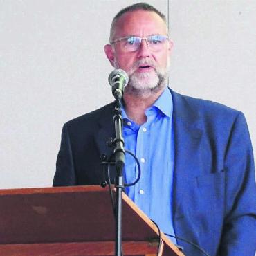 Klares «Nein» zum Ortseingangstor - Gemeindeammann Oliver Stöckli ist froh über die Zustimmung des Souveräns, der seine Meinung betreffend das Ortseingangstor grossmehrheitlich teilt. Bild: Susanne Schild