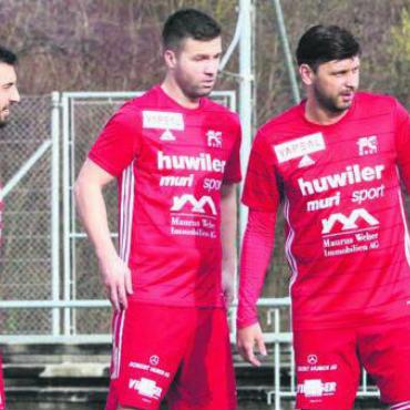 Feld von hinten aufrollen - Drei der Murianer Neuzugänge (von links): Luigi Milicaj, Marko Bicvic, Admir Seferagic. Bild: jl