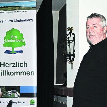 Aus ihrer Sicht ist es Stumpfsinn - Heiri Knaus präsentierte die Anliegen und Argumente von Pro Lindenberg. Bild: Annemarie Keusch