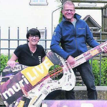 Das Open Air im Klosterhof - Paula Loher-Staubli (links) und Markus Bohren freuen sich auf MuriLive. Bild: sus
