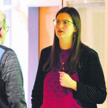 Planung zahlt sich aus - Sozialbetreuerin Noemi Landini nahm sich auch nach dem Referat noch Zeit für Fragen. Bild: Celeste Blanc