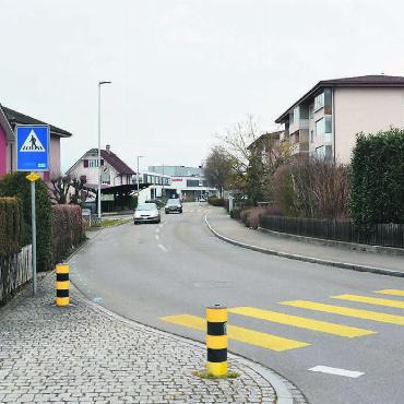Gemeinsames Millionenprojekt - Diese Strasse soll auf der ganzen Länge saniert werden. Bild: zg