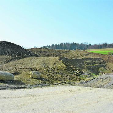 Es braucht mehr Platz - Deponien wie die Deponie Babilon in Dietwil sind schweizweit rar. Bild: Archiv