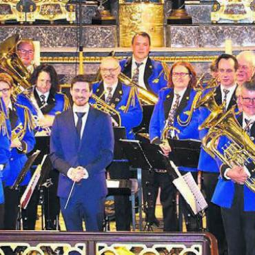 Musikalisch in den Frühling - Die Musikgesellschaft Beinwil/Freiamt stimmt die neue Jahreszeit ein. Bild: zg