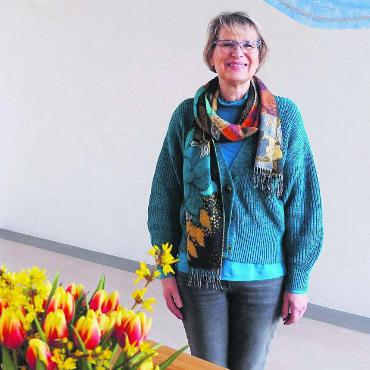 Halbes Leben lang in Muri - Bettina Lukoschus findet selbst nach 30 Jahren den Beruf als Pfarrerin immer noch sehr spannend. Bild: Susanne Schild