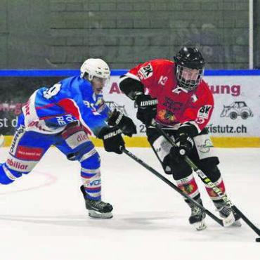 Viele Hochs, wenige Tiefs - Verkehrte Welt im Freiämter Eishockey. Der HC Fischbach-Göslikon gewinnt nach dem 8:1 im Hinspiel auch das zweite Derby gegen Wohlen Freiamt mit 4:3.