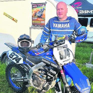 Premiere mit 50 Jahren - In Auw aufgewachsen, in Muri wohnhaft und am Pfingstmontag am Motocross Muri im Einsatz: Daniel Bütler. Bild: zg