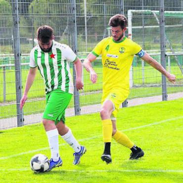 Und wieder verloren - Mutschellen-Captain Fabrice Moser (rechts) konnte eine weitere Niederlage nicht verhindern. Bild: Astrid Moser