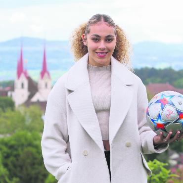 TikTok, Titel und grosses Turnier - Die Fussballerin Alayah Pilgrim in «ihrem» Muri. Bild: spr