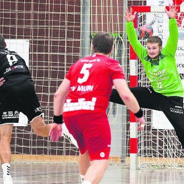 Einbruch nach der Pause - Goalie Ivo Rütimann hielt drei Siebenmeter. Bild: tvm