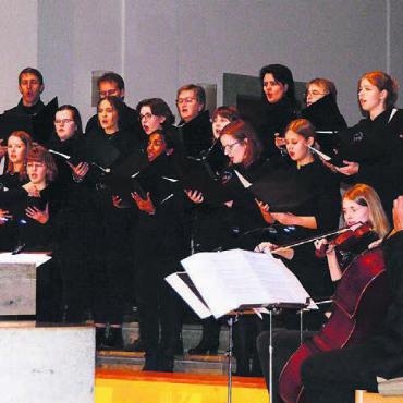 Aus jedem einzelnen Herzen - Anspruchsvolle Musik, mehrstimmige Klänge: «Cordae Vocales» und «cantuSonus» in Kombination. Bilder: Annemarie Keusch