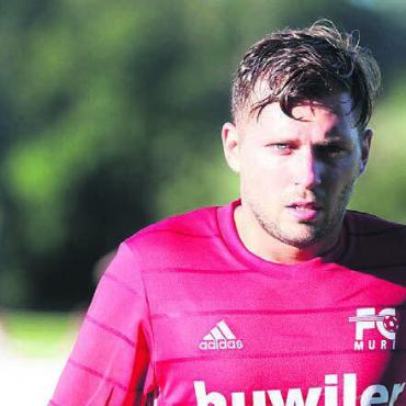 Der FC Muri könnte von Xamax-Abstieg profitieren - Der FC Muri (Diego Zoller) könnte im Falle eines Abstiegs dennoch Glück haben. Bild: Archiv