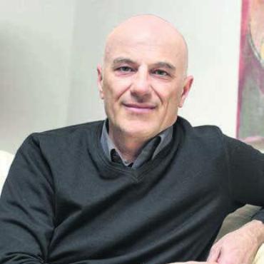 «Die Welt sieht schwarz-weiss anders aus» - Der 57-jährige Stefano Righetti freut sich auf seine Ausstellung. Bild: zg