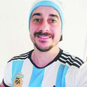 Mit Maradonas Hose zum Titel - Der frühere FC-Muri-Spieler José Luis Mamone ist im WM-Fieber. Bild: zg