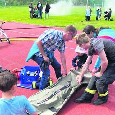 Familienclub hoch drei - Die Feuerwehr Unterlunkhofen-Rottenschwil zeigte ihre vielfältigen Einsatzbereiche.