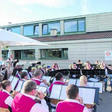 Mit Dietwil als Gast - Impressionen vom letzten Sommernachtskonzert. Bild: zg