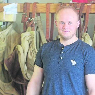Die erste grosse Aufgabe - Mit 27 Jahren hat Marco Küng das Amt des Präsidenten beim Schwingklub Freiamt übernommen. Bereits sein Vater Paul Küng hatte diese Rolle im Verein inne. Bild: Josip Lasic