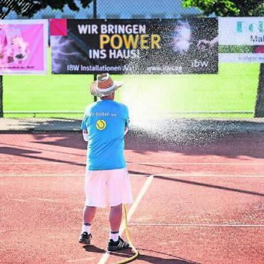 Bei Allwetterplätzen neuen Anlauf nehmen - Die jetzigen Plätze in den Niedermatten sind nach 20 Jahren sehr teuer im Unterhalt. Zudem benötigen Sandplätze im Sommer ganz viel Wasser.