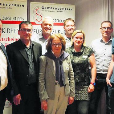 Aktives Engagement fehlt - Der Vorstand (von links): Andreas Gnädinger, Peter Wolfisberg, Andrea Moll, Markus Burri, Britta Kapitzki, Thomas Ehrler, Marcel Heldstab, Michael Villiger. Bild: ak