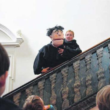Durch die Augen der Kleinen - Was es bedeutet, in einem Kloster zu leben, erklärt Pater Adalbert mit Kirsty Räber.