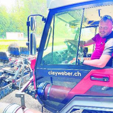 «Ich bin ein Chnuschti» - Ein Pionier, wenn es um das Abfallsaugen geht. Clay Weber ist auch sonst ein Unikat. «Ich werde nicht reicht davon, aber es ist rentabel und sinnvoll», sagt der 39-Jährige. Bild: Stefan Sprenger