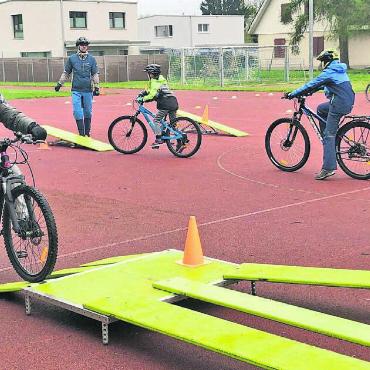 Tipps für mehr Sicherheit - Übung macht den Meister: Auf dem Parcours konnten die Teilnehmer beweisen, was sie alles gelernt haben an diesem Morgen. Und das war eine ganze Menge. Bilder: Britta Müller