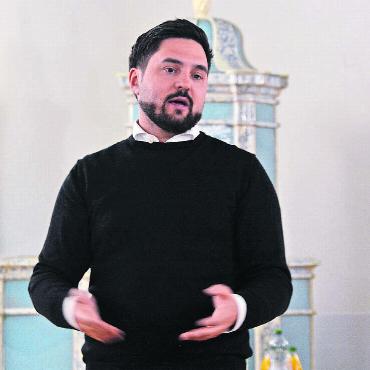 Aus Respekt - Cédric Wermuth, Co-Präsident der SP Schweiz, betonte, worauf die Partei im Wahlkampf ihren Fokus legen will. Bild: Annemarie Keusch
