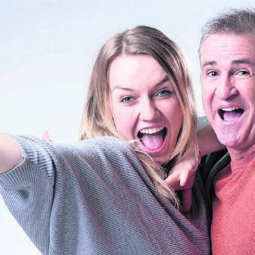 Das gab es noch nie - Einzigartig, weil es diese Konstellation bei einem Comedy-Duo noch nie gab: Laura und René Rindlisbacher. Bild: zg