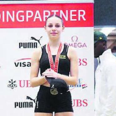 Bronze für Mutschellerin - Elisa Jeanneret mit ihrer Bronzemedaille über 60 m Hürden. Bild: zg