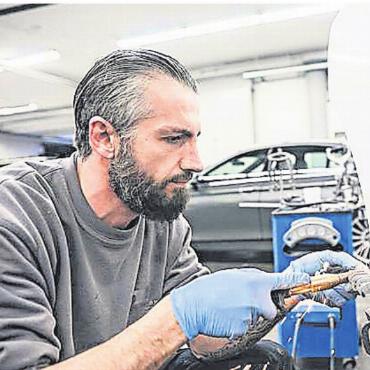 Kratzer, Dellen oder Steinschläge - Kleinschaden-Carrosserie-Reparatur.