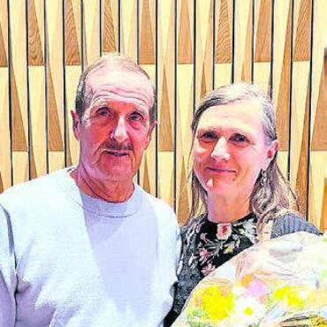 30 Jahre das Clubhaus gereinigt - Die Schweizer Meister: Karin Amrein WS 55  und Paul Döbeli MS 80 .